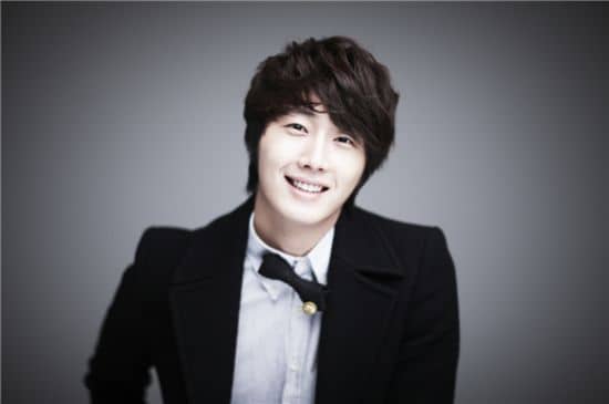 http://www.yesasia.ru/wp-content/uploads/2011/11/jung-il-woo-family.jpg