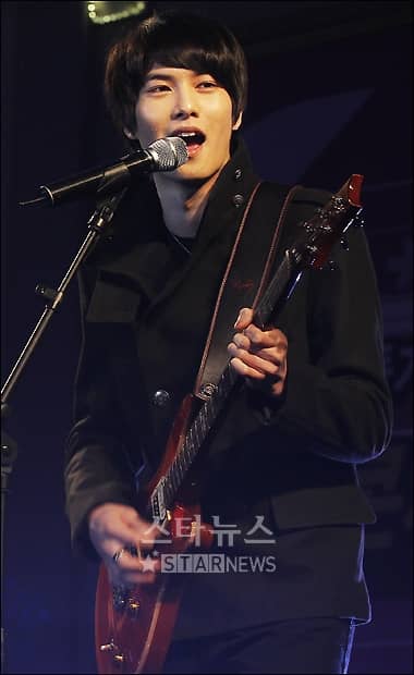 CNBLUE на площади Ёнсан Ипак – Концерт Надежды “Мы Едины” (07.11.2010)