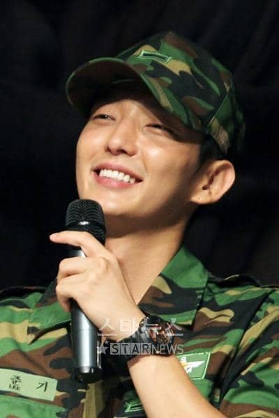 Ли Чжун Ки стал DJ-ем армейского радио
