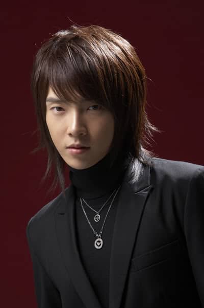 ЮнХак, участник группы Choshinsei (Supernova), сыграет главную роль в японском сериале “Love Kimchi”
