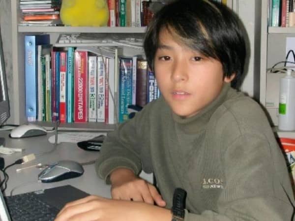 Участник группы B2ST Сон Дон Ун поместил в интернет свою детскую фотографию.