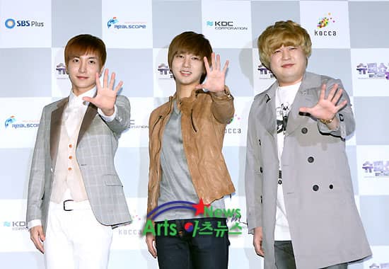 Ли Тук, ЕСон и СинДон из Super Junior посетили премьерный показ их ‘Super Show 3 3D’