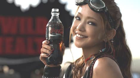 Амуро Намие представила рекламный ролик Coca-Cola Zero “ДИКАЯ ГОНКА”