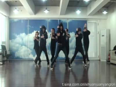 Фото с тренировки новой мужской группы M1 от SM Entertainment появилось в сети