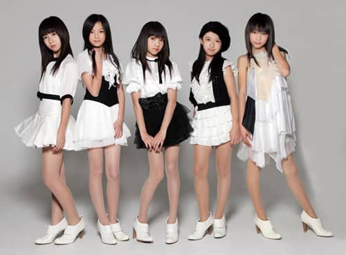 Забавный музыкальный ролик от TOKYO GIRLS’ STYLE на песню “Koudou no Himitsu”