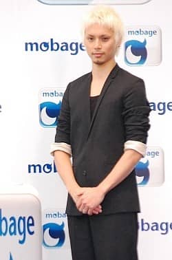 Мицушима Хиро посетил пресс-конференцию по случаю выхода рекламы “Mobage” с его участием