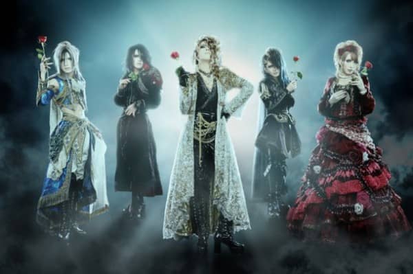Посмотрите новый клип от Versailles на их композицию “MASQUERADE”!