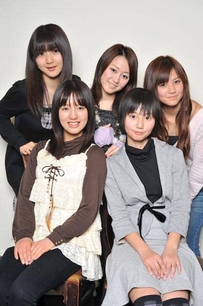 UFZS станцевали под песню 4minute “Hot Issue” и песню S/mileage “Suki-chan” во время дебюта