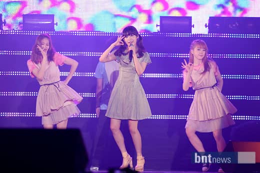 IU, Джей Пак, B2ST и другие выступили на “Сеульском Концерте Мечты и Надежды”