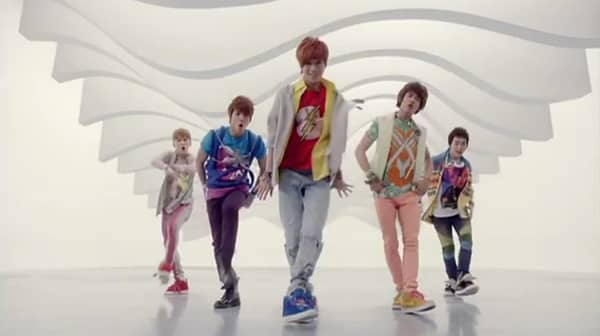 SHINee выпустили танцевальную версию японского видеоклипа "Replay"