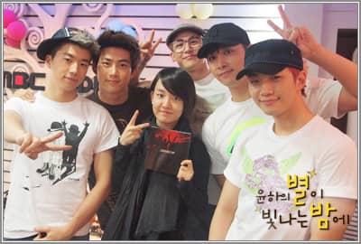 ТхэкЁн из 2PM признался в своей любви к Сохи на радиошоу ‘Звездная ночь с Ёнха’