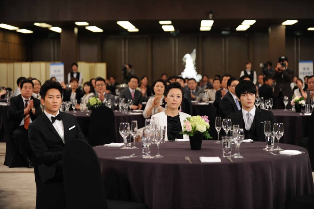 Актеры драмы «Защити босса» были удивлены игрой Ким Чжэ Чжуна