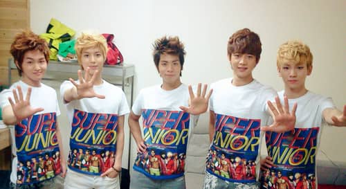 f(x),SNSD и SHINee показывают свою поддержку Super Junior