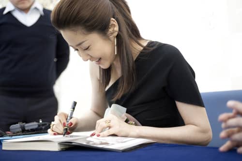 Поклонники выбрали автограф Ли Мин Хо в качестве наилучшего