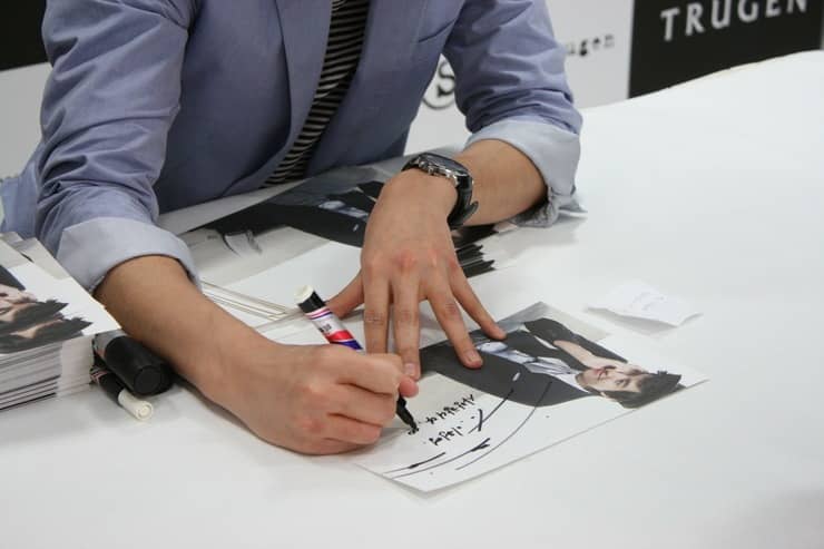Поклонники выбрали автограф Ли Мин Хо в качестве наилучшего