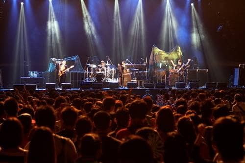 CNBLUE успешно открыли концерт Linkin Park в Японии