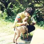 Чон Иль У позирует со своим псом для журнала "Ceci"