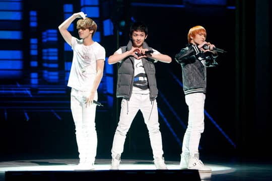 TEEN TOP выступили со специальным шоу на тему "Нуна"