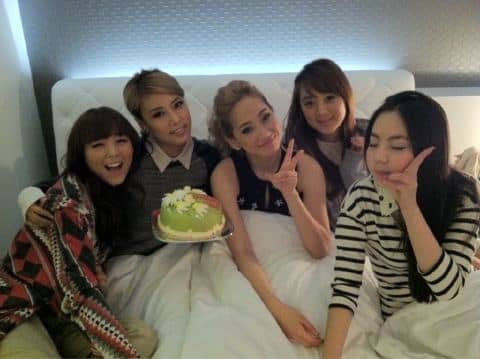 Wonder Girls празднуют 24-летие Юбин