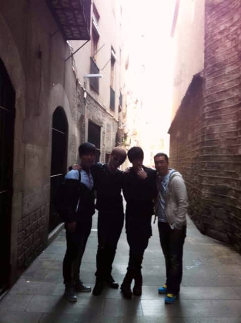 ЧжэЧжун из JYJ выложил фотографии из Барселоны, Испания