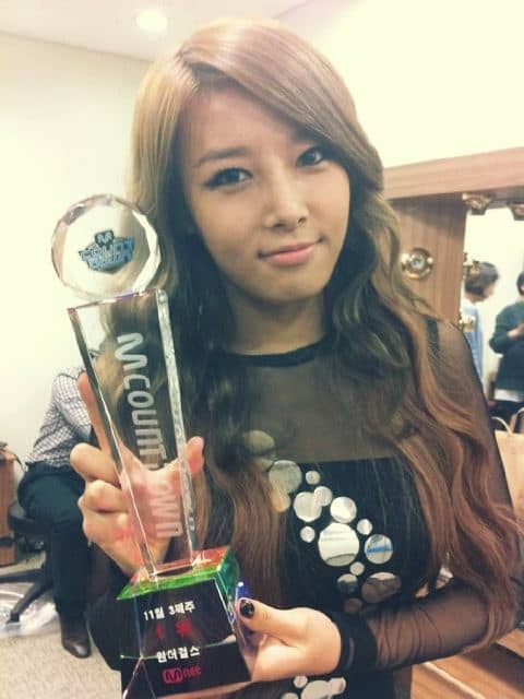 Юбин из Wonder Girls пообещала, что они сохранят их новый трофей в безопасности