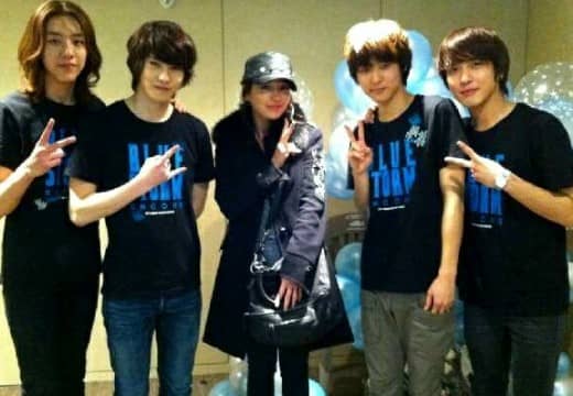 Ли Мин Чжон посетила концерт CNBlue