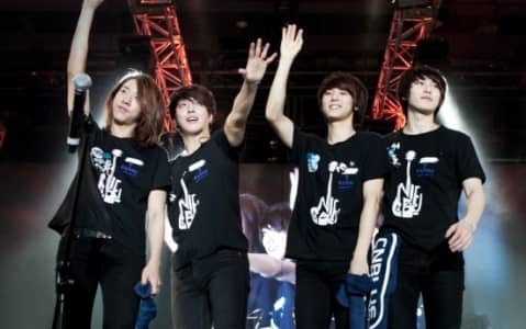 CN Blue с успехом провели первый концерт "Blue Storm" в Гонконге в рамках своего азиатского турне