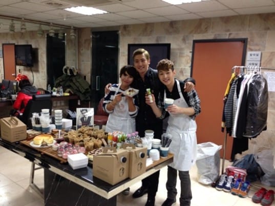 Шивон из Super Junior-M поддерживает своего одногруппника Генри на ‘Master Chef Korea Celebrity’