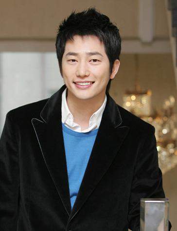 Актер Пак Ши Ху был обвинен в изнасиловании