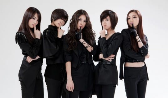 10 К-поп групп, айдолы в котором являются центром своей группы