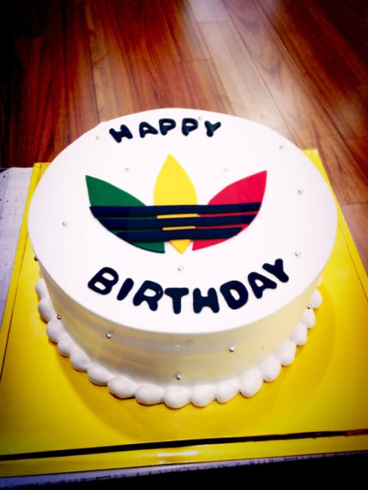 Ынхёк празднует свой день рождения с Adidas