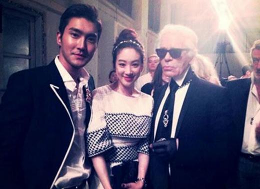 Чон Рё Вон и Шивон из Super Junior сфотографировались с известным модельером Карлом Лагерфельдом