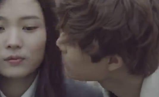 Что это за девушка, снявшаяся в клипе EXO, "Wolf"?