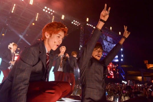 Robin Thicke, Far East Movement, EXO и Joe Flizzow на MTV World Stage in Malaysia 2013
