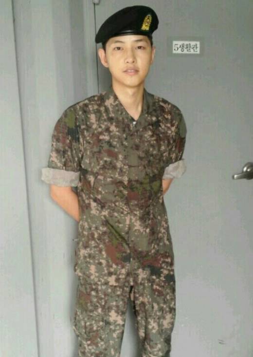 Сон Джун Ки на фото из армии