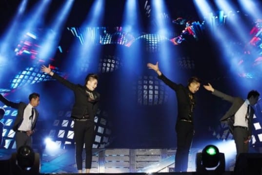 Семья SMTOWN собрали 70,000 фанатов в Пекине на концерте 'SMTOWN в Пекине'
