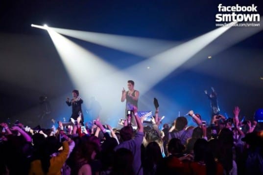 Super Junior собрали 10,000 фанатов в Лондоне + визит EXO