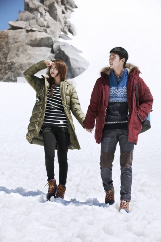 Сюзи и Ким Су Хён наслаждаются прогулкой в одежде от Bean Pole