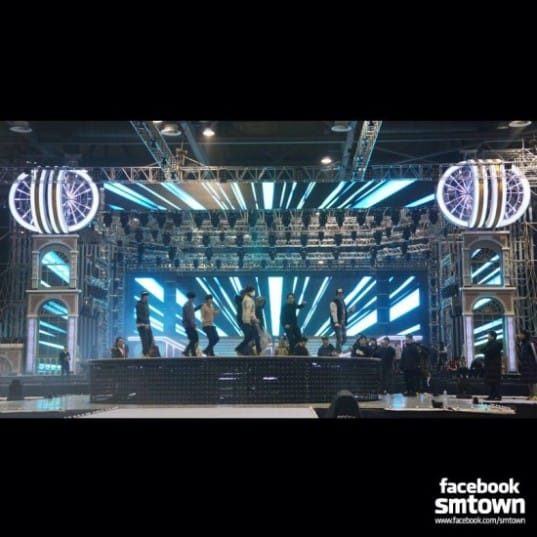 Super Junior приглашают ELF на 'остров сокровищ' во время 'SMTOWN WEEK'