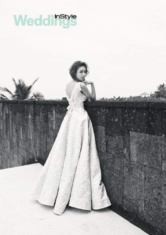 Очаровательная Ли Да Хи в свадебном платье на страницах InStyle
