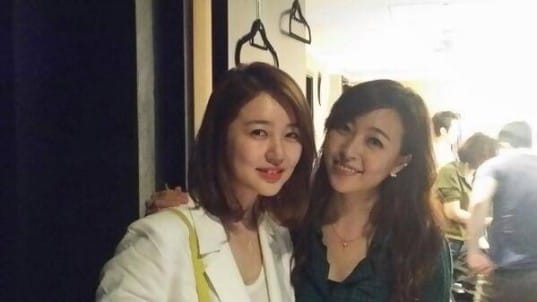 Юн Ын Хё воссоединилась с Шим Ын Джин на её выступлении в мюзикле