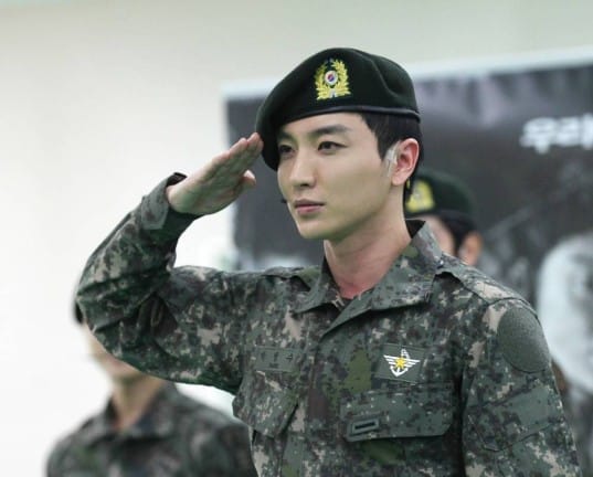 Итык из Super Junior вернулся после прохождения военной службы