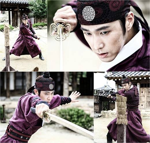Юнхо из TVXQ показывает свои навыки фехтования на кадрах со съемок "Ночной Дозорный"