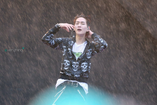 11 выступлений к-поп групп во время шторма