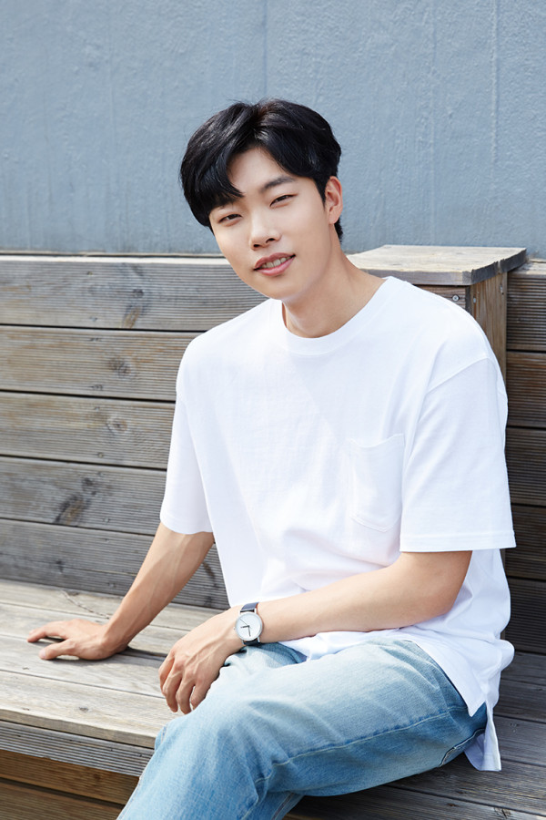 Ryu-Jun-Yeol-interview-K-popped-2-600x900