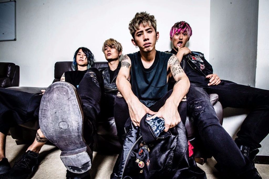 В издании AltPress официально подтвердили, что рок-группа ONE OK ROCK подпи...