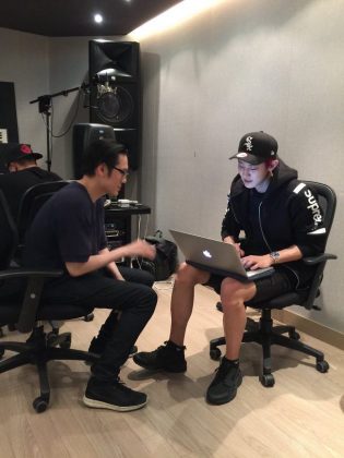 SM Entertainment опубликовали закулисные фото Чанёля во время его работы над песней Far East Movement “Freal Luv”
