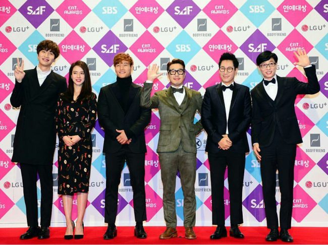 Ли Кван Су выиграл главный приз на церемонии 2016 SBS Entertainment Awards