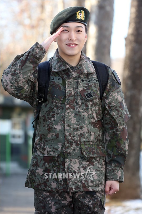 Дже Джун и Сонмин официально завершили свою военную службу
