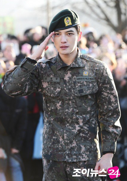 Дже Джун и Сонмин официально завершили свою военную службу